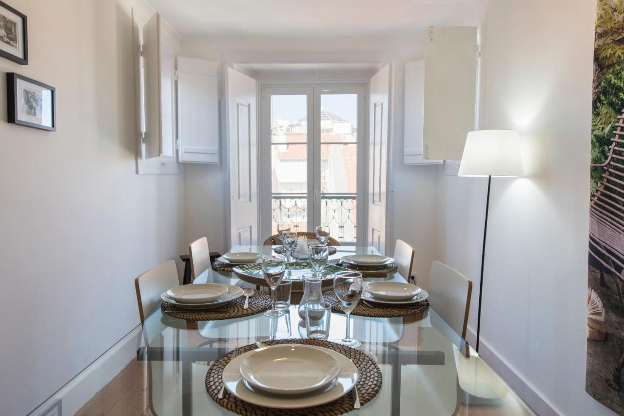 Lovelystay - Bairro Alto Terrace Wonder Lisbon Luaran gambar