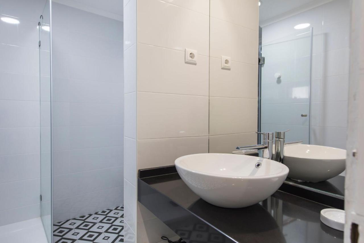 Lovelystay - Bairro Alto Terrace Wonder Lisbon Luaran gambar